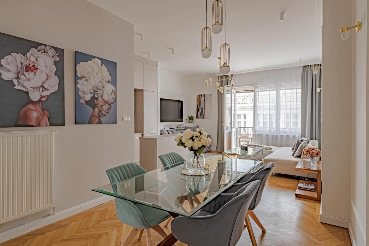 Katie's Parliament Apartment *