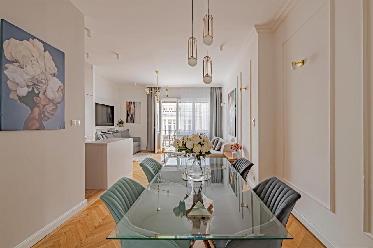 Katie's Parliament Apartment *